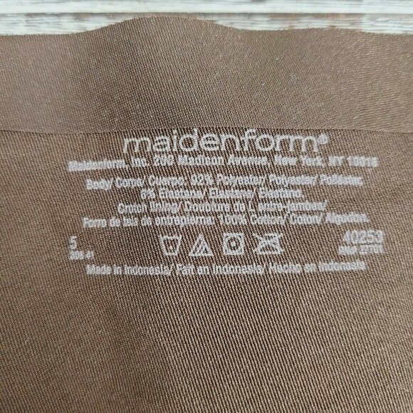 Maidenform The Smooth Panty Bikini Brown 40253 Sz 5/Sm Shaping Tagless Discontin - Picture 8 of 8